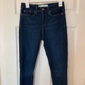 Levi Mid-Rise Skinny Jeans - 6S